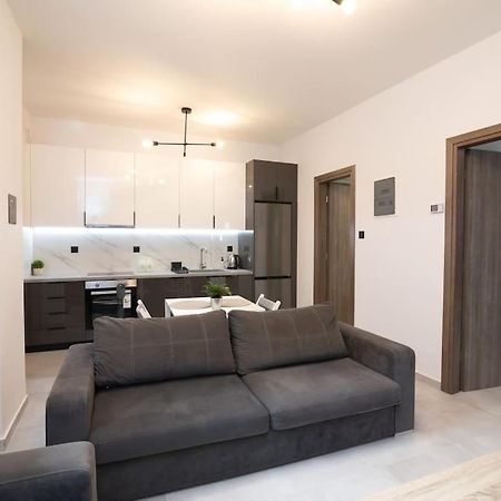 Modern & Comfy Apartment سالونيك المظهر الخارجي الصورة